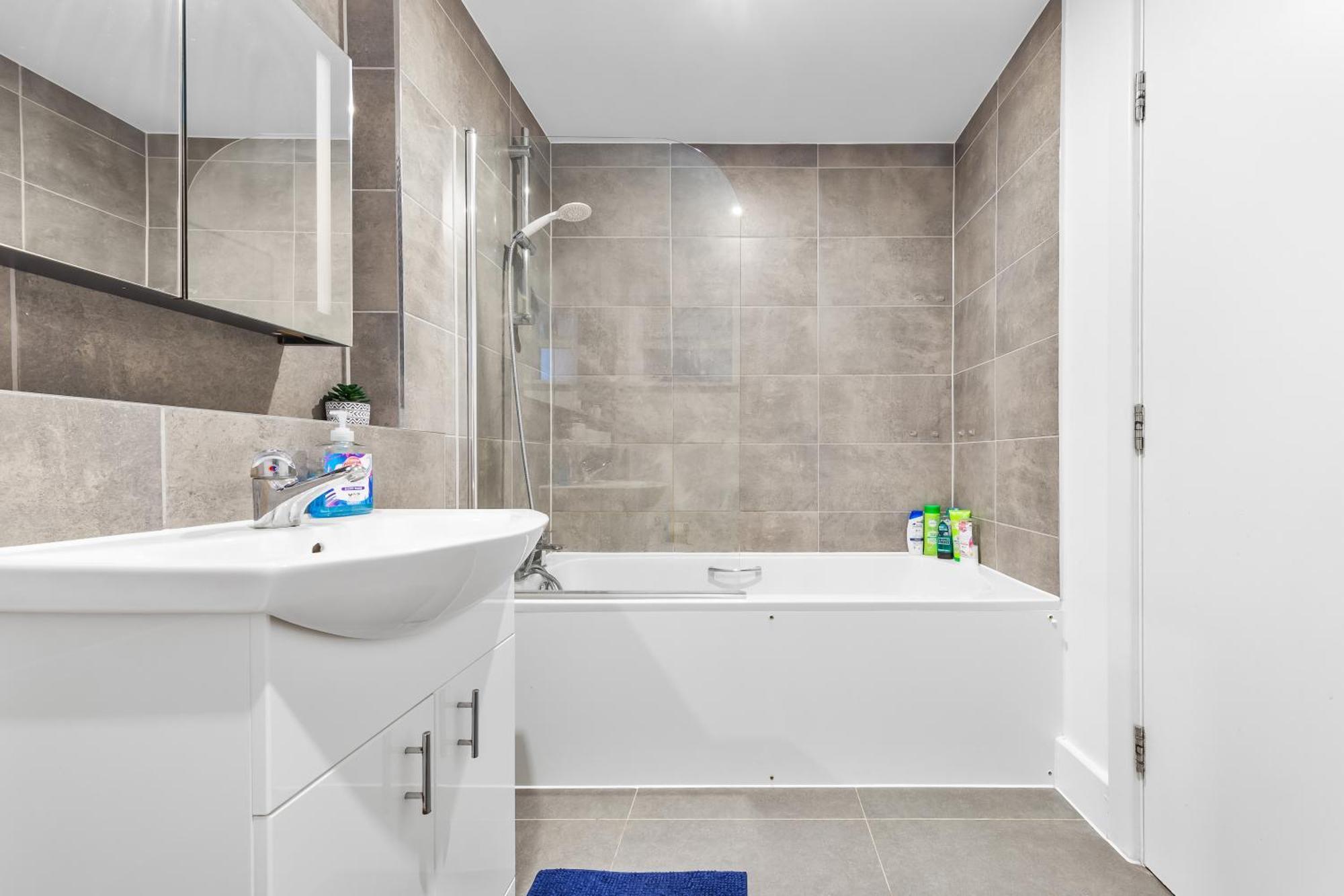 Central London Two Bedroom Serviced Apartment - Nine Elms Luxury Stay - Vauxhall & Westminster 외부 사진